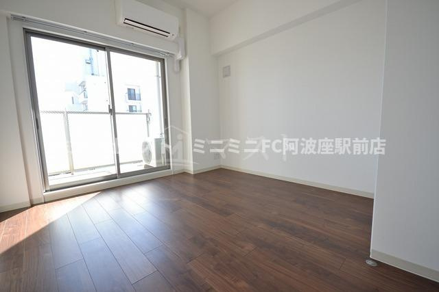 大阪市西区九条南３丁目の賃貸マンションの居間・リビング