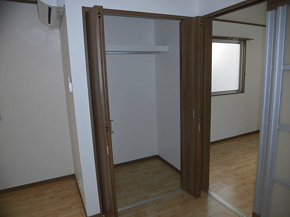 pista 中山手の収納