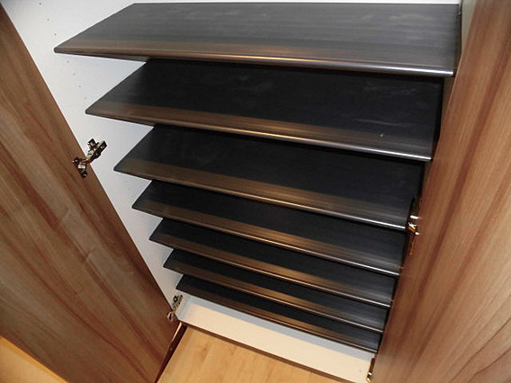 pista 中山手の玄関