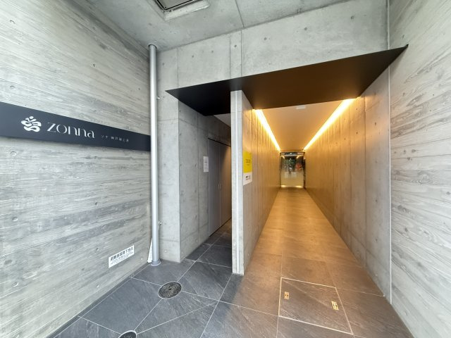 Zonna神戸磯上通（ゾナ神戸磯上通）のエントランス