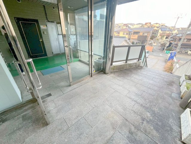 ウィンライフあやめ池のロビー