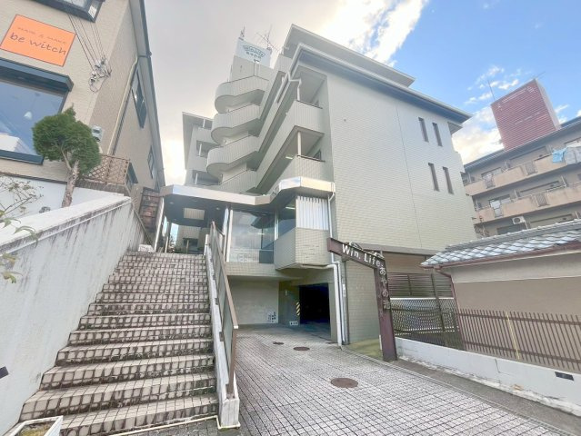 ウィンライフあやめ池の外観
