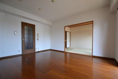 ファミリーハイツ徳井の居間・リビング