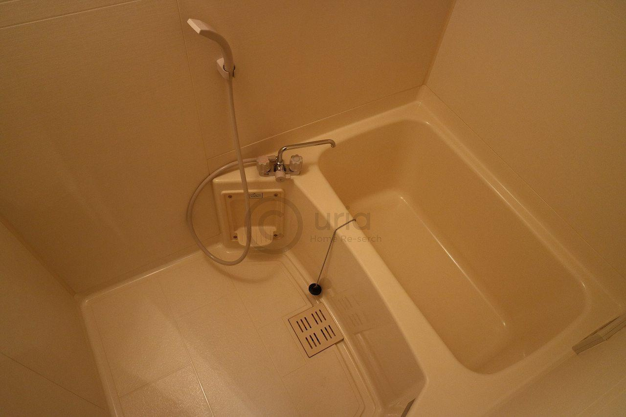 ダイドーメゾン岡本駅前の浴室