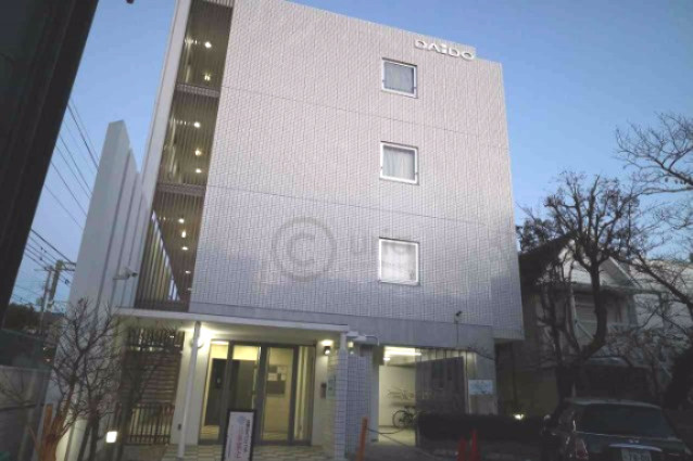 ダイドーメゾン岡本駅前の外観