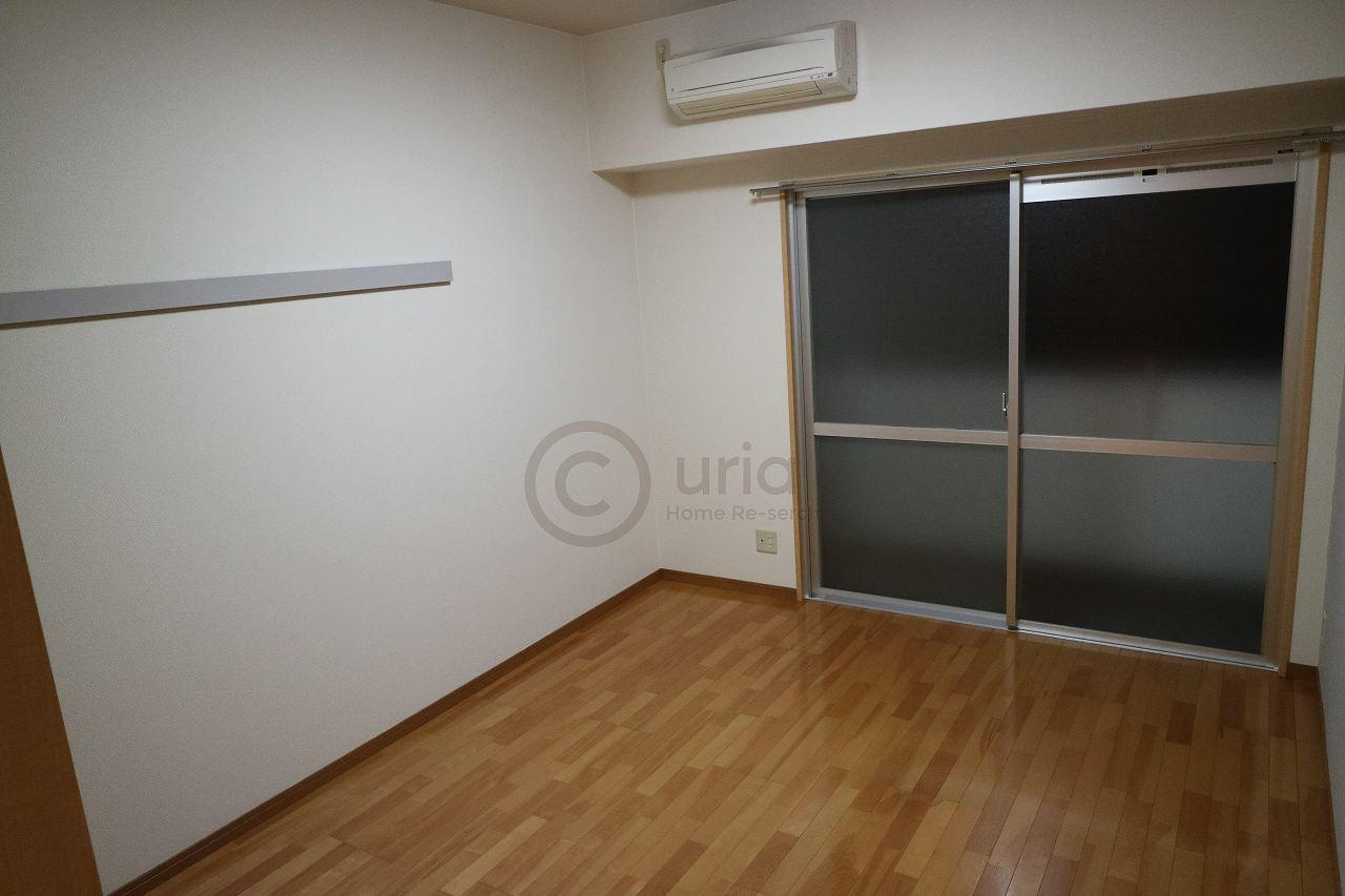 ダイドーメゾン岡本駅前の居間・リビング