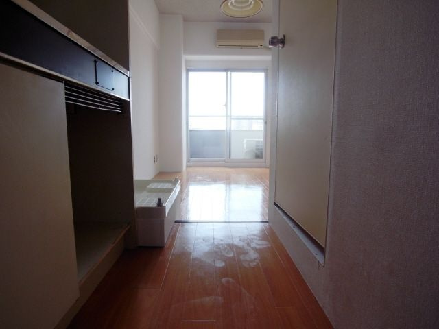 カサベラエステ三宮の玄関