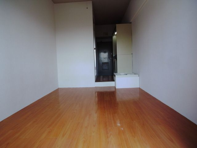 カサベラエステ三宮の居間・リビング