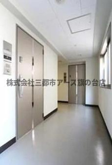 【玄関】 | アイトー・ロワイヤル青横 | アイトー・ロワイヤル青横