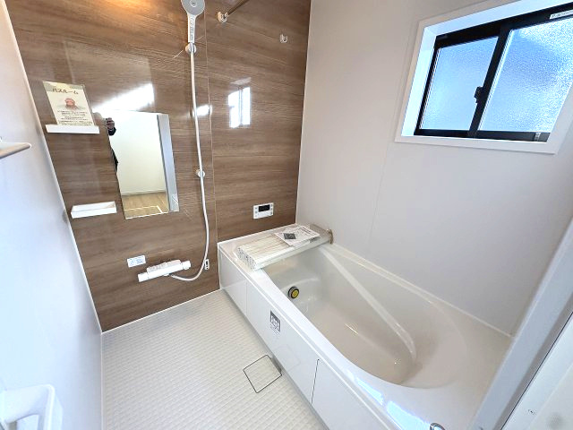 【浴室】 | 福岡市早良区干隈5丁目1期　2号棟（全3棟）【仲介手数料無料・0円】 | 現地写真。浴室です。