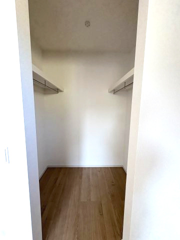 【収納】 | 福岡市早良区干隈5丁目1期　2号棟（全3棟）【仲介手数料無料・0円】 | 現地写真。ウォークインクローゼットです。