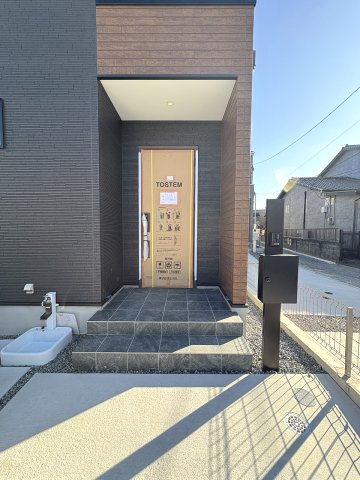 【玄関】 | 福岡市早良区干隈5丁目1期　2号棟（全3棟）【仲介手数料無料・0円】 | 現地写真。