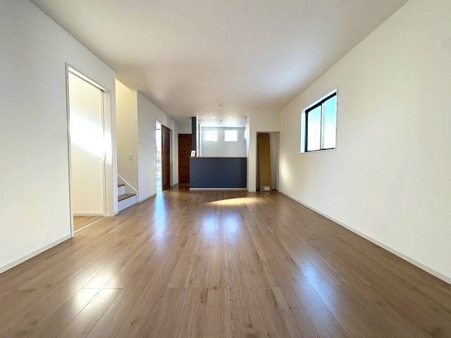 【居間・リビング】 | 福岡市早良区干隈5丁目1期　2号棟（全3棟）【仲介手数料無料・0円】 | 現地写真。