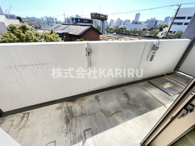 RESIDENCE MIWAのバルコニー|同物件別部屋の写真です。