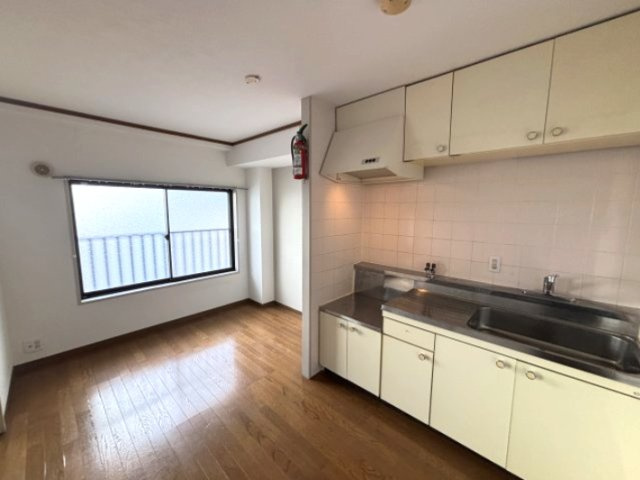 橋本マンションの居間・リビング