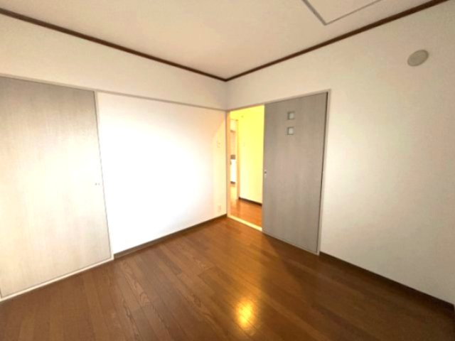 橋本マンションの洋室