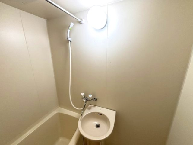 橋本マンションの独立洗面台