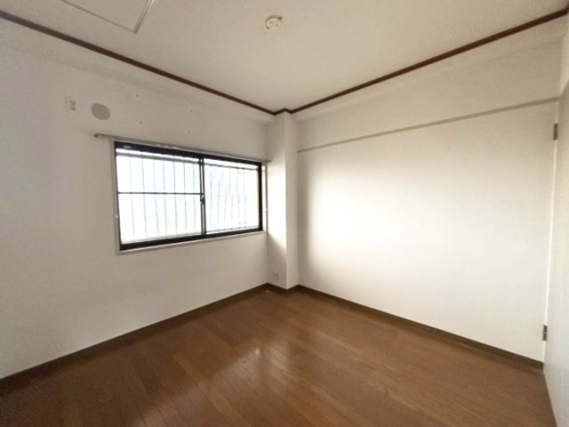 橋本マンションの寝室