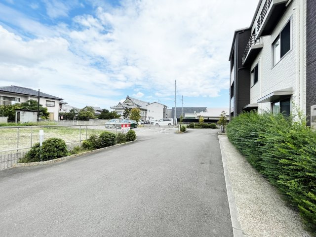 ベレオ南矢三の駐車場