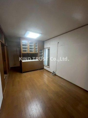 北区山崎町4-4　戸建ての居間・リビング|ゆったりとしたリビングです