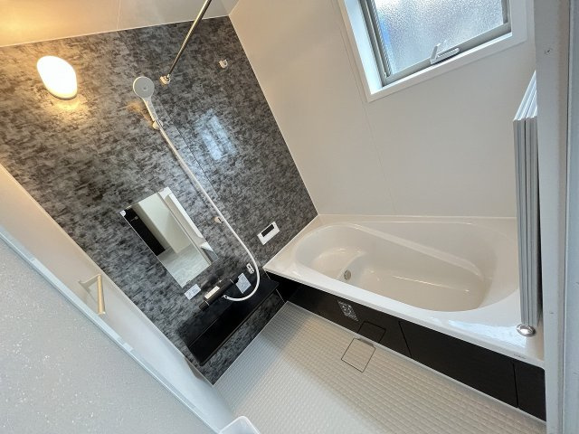 【内装】 | 福岡市城南区樋井川4丁目第1　1号棟（全1棟）【仲介手数料無料・0円】 | 施工例。浴室です。施工例は完成時と異なる場合があります。