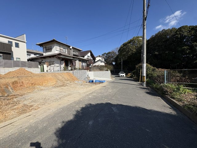 【その他】 | 福岡市城南区樋井川4丁目第1　1号棟（全1棟）【仲介手数料無料・0円】 | 現地写真。前面道路です。