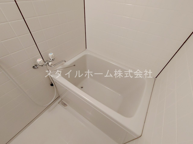 【浴室】 | セザンヌ大岩２ | イメージ写真です。