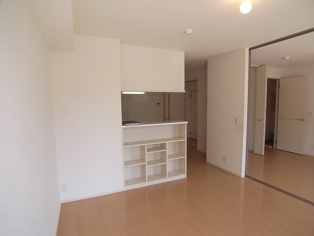 リビングタウン四条大路Ｄ棟の居間・リビング