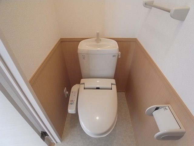 リビングタウン四条大路Ｄ棟のトイレ