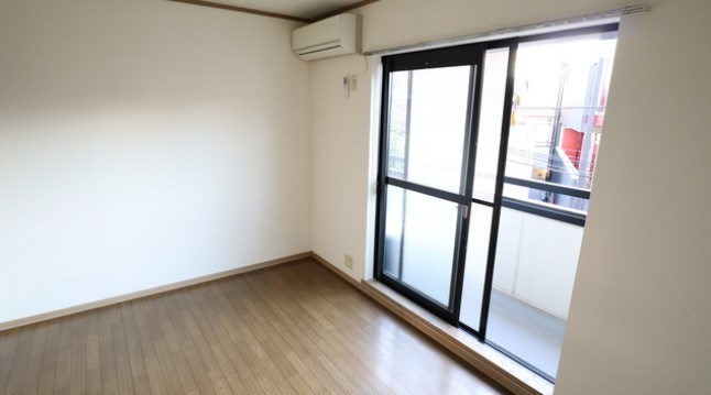 メゾン・モミジの居間・リビング