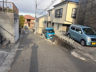 【前面道路含む現地写真】 | 再生住宅　横浜市泉区白百合3丁目13-17 | 前面道路