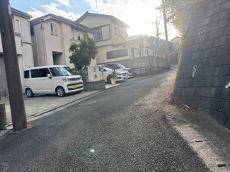 【前面道路含む現地写真】 | 再生住宅　横浜市泉区白百合3丁目13-17 | 前面道路