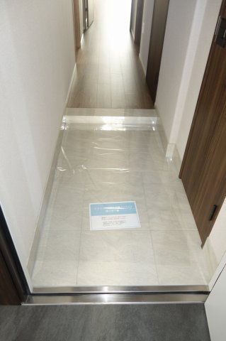 ルピアコート大宮TheVISTAの玄関