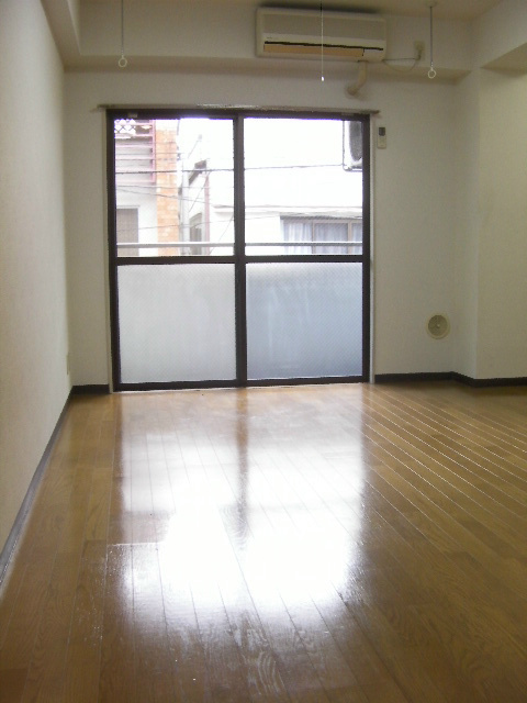 第一富士ビルの居間・リビング