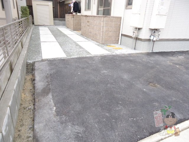 ラ・ルミエールエストの駐車場