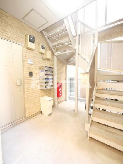 豊島区北大塚３丁目のアパートのエントランス