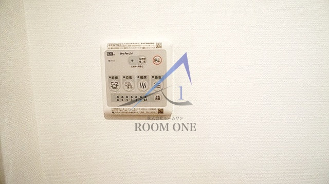 アステージ経堂の設備|浴室乾燥機パネルです。
