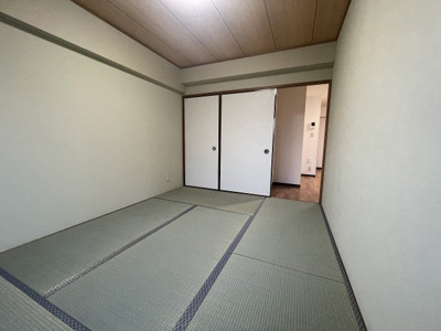 【和室】 | ロイヤルメイゾン | 別のお部屋の写真です