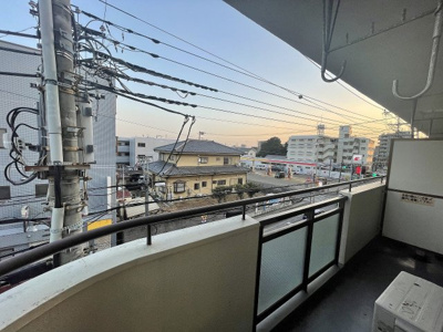 【バルコニー】 | ロイヤルメイゾン | 別のお部屋の写真です