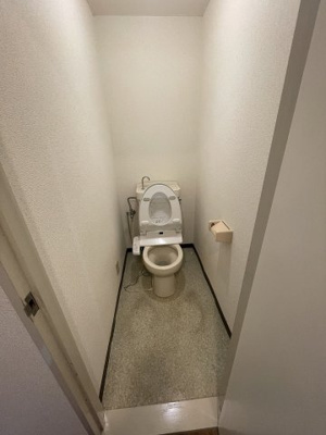 【トイレ】 | ロイヤルメイゾン | 別のお部屋の写真です