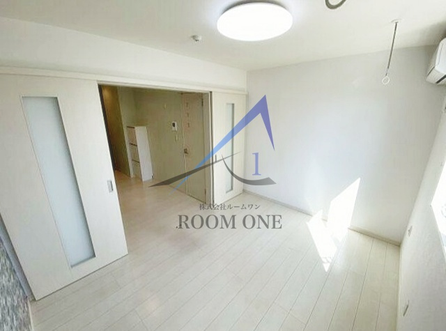 グリーンテラスＭＡＣＨＩＤＡの居間・リビング|洋室のお部屋です。