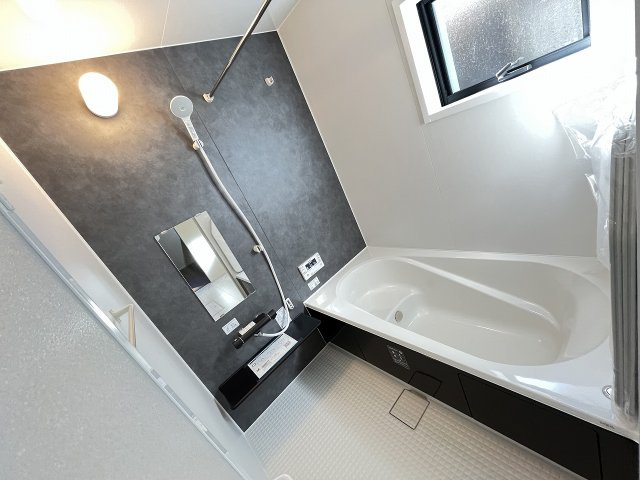 【内装】 | 糟屋郡粕屋町柚須第2　1号棟（全1棟）【仲介手数料無料・0円】 | 施工例。浴室です。施工例は完成時と異なる場合があります。