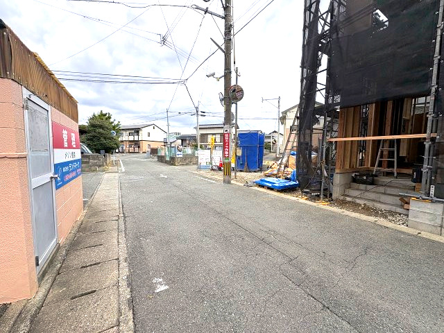 【その他】 | 糟屋郡粕屋町柚須第2　1号棟（全1棟）【仲介手数料無料・0円】 | 現地写真。前面道路です。