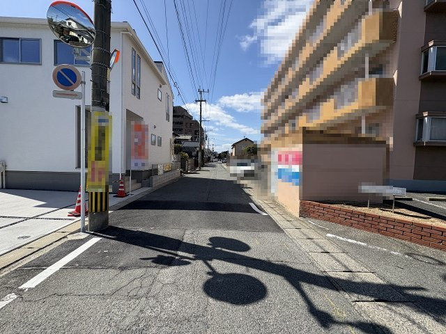 【その他】 | 糟屋郡粕屋町柚須第2　1号棟（全1棟）【仲介手数料無料・0円】 | 現地写真。前面道路です。