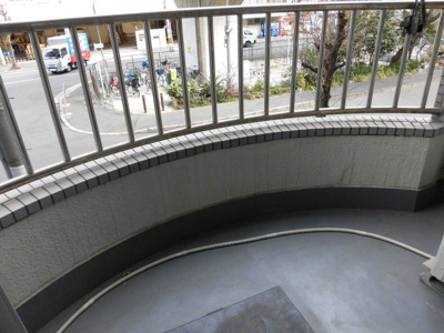 【バルコニー】 | ベルメゾンロゼ | 外干しのできるバルコニーです