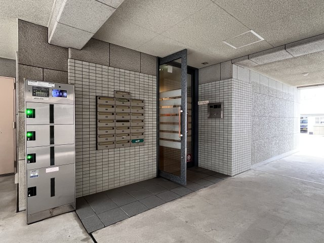 エレガンス長居のエントランス