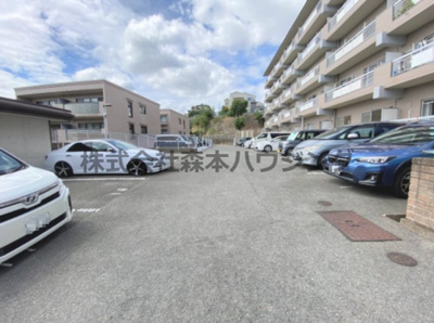【駐車場】 | 　清水谷コーポ | 駐車場に車を止められます