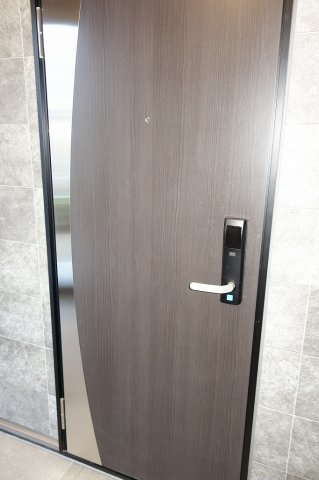 JYUMOKU尾久の玄関