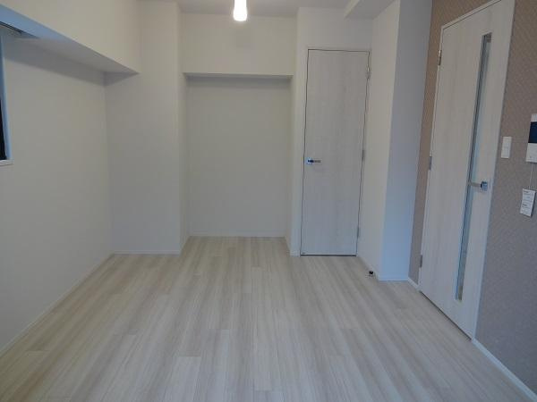 LUMEED立川の居間・リビング