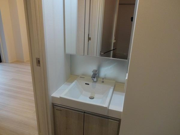 LUMEED立川の洗面所